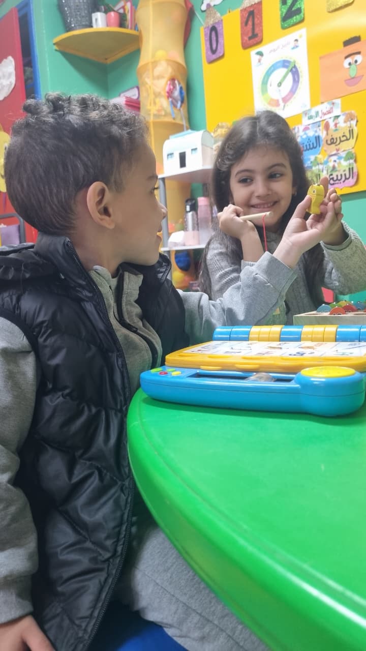 Bibliotheque scolaire avec coins lecture